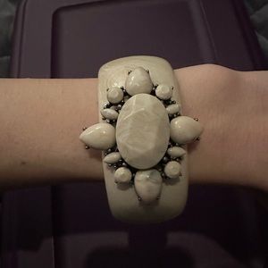 Magnetic snap neutral bracelet